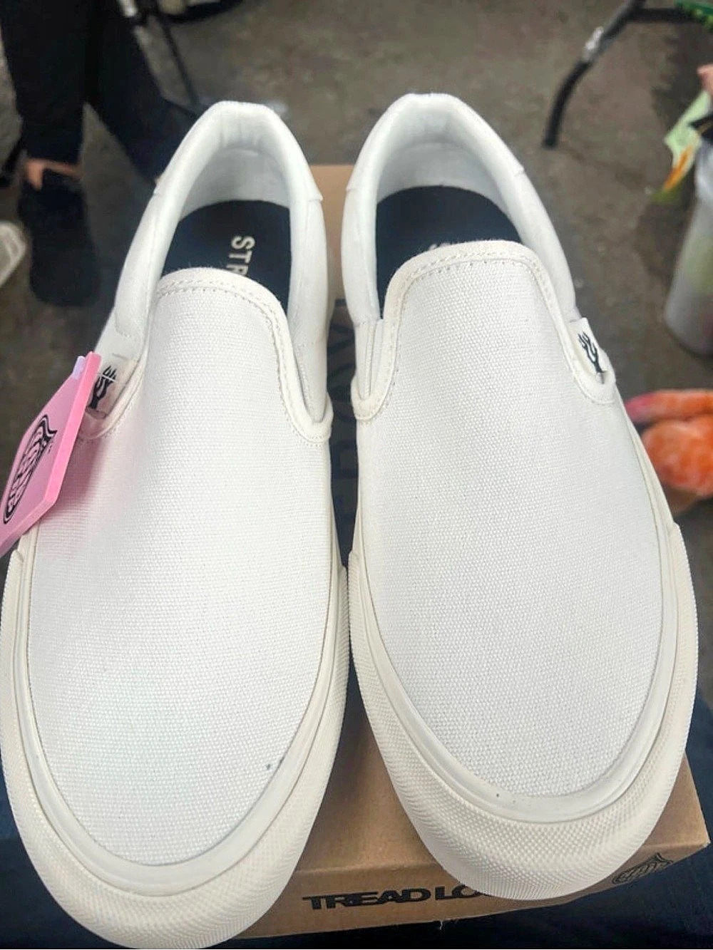 Straye Slip-On White Canvas Sneakers US 9